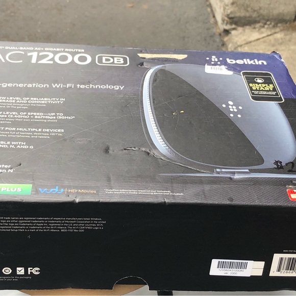 Belkin AC1200 DB Wi-Fi Dual-Band AC+ Gigabit Router  Factory - Picture 8 of 9